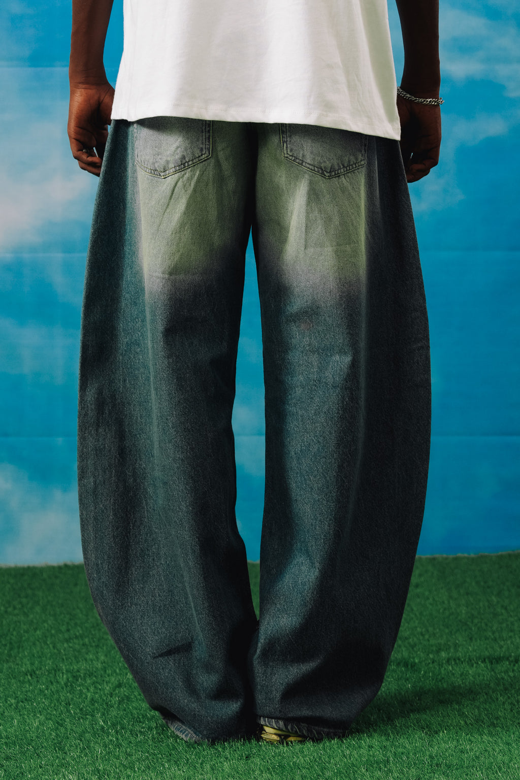 Medium Dirty Balloon Denim