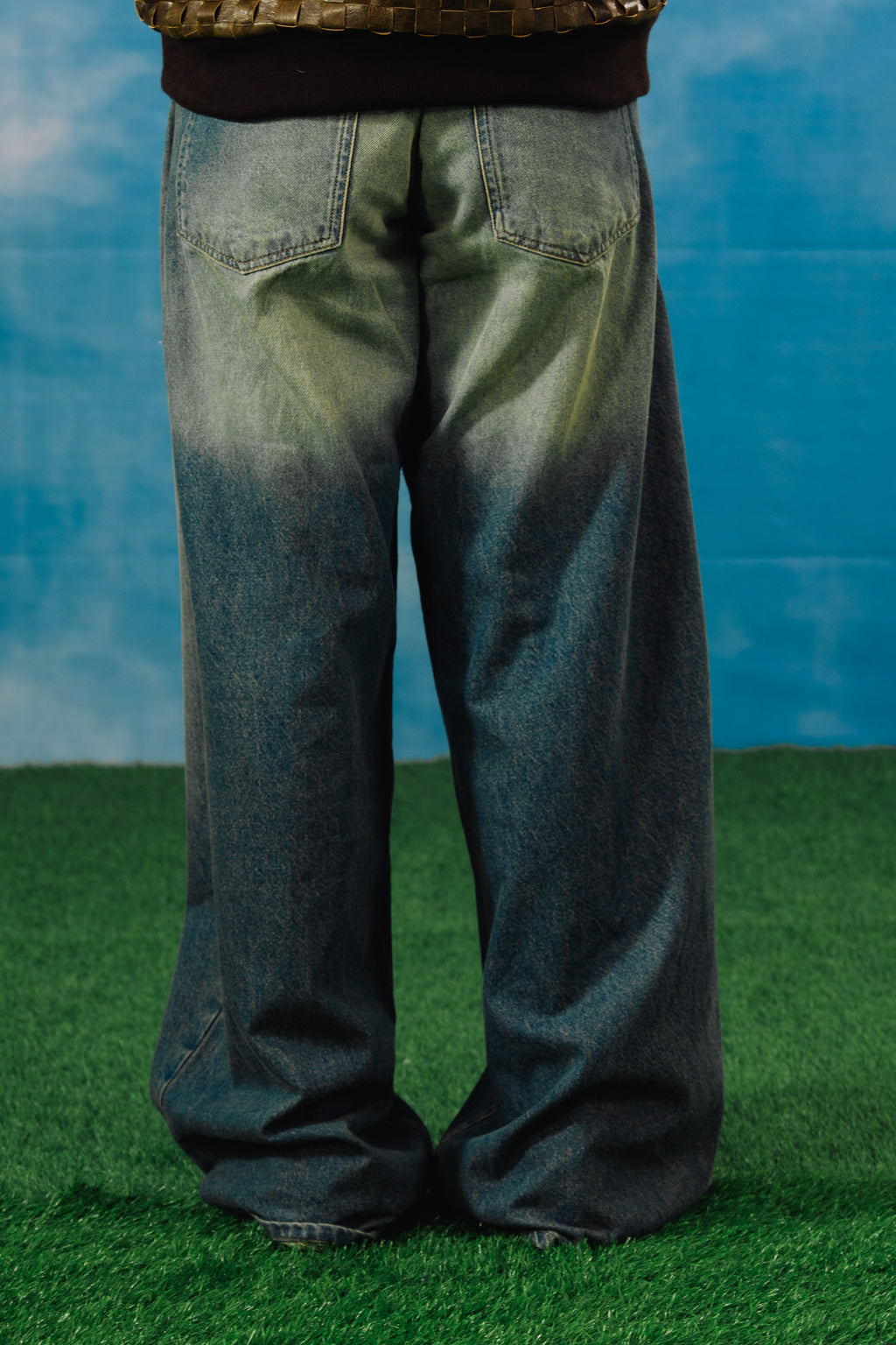 Medium Dirty Balloon Denim